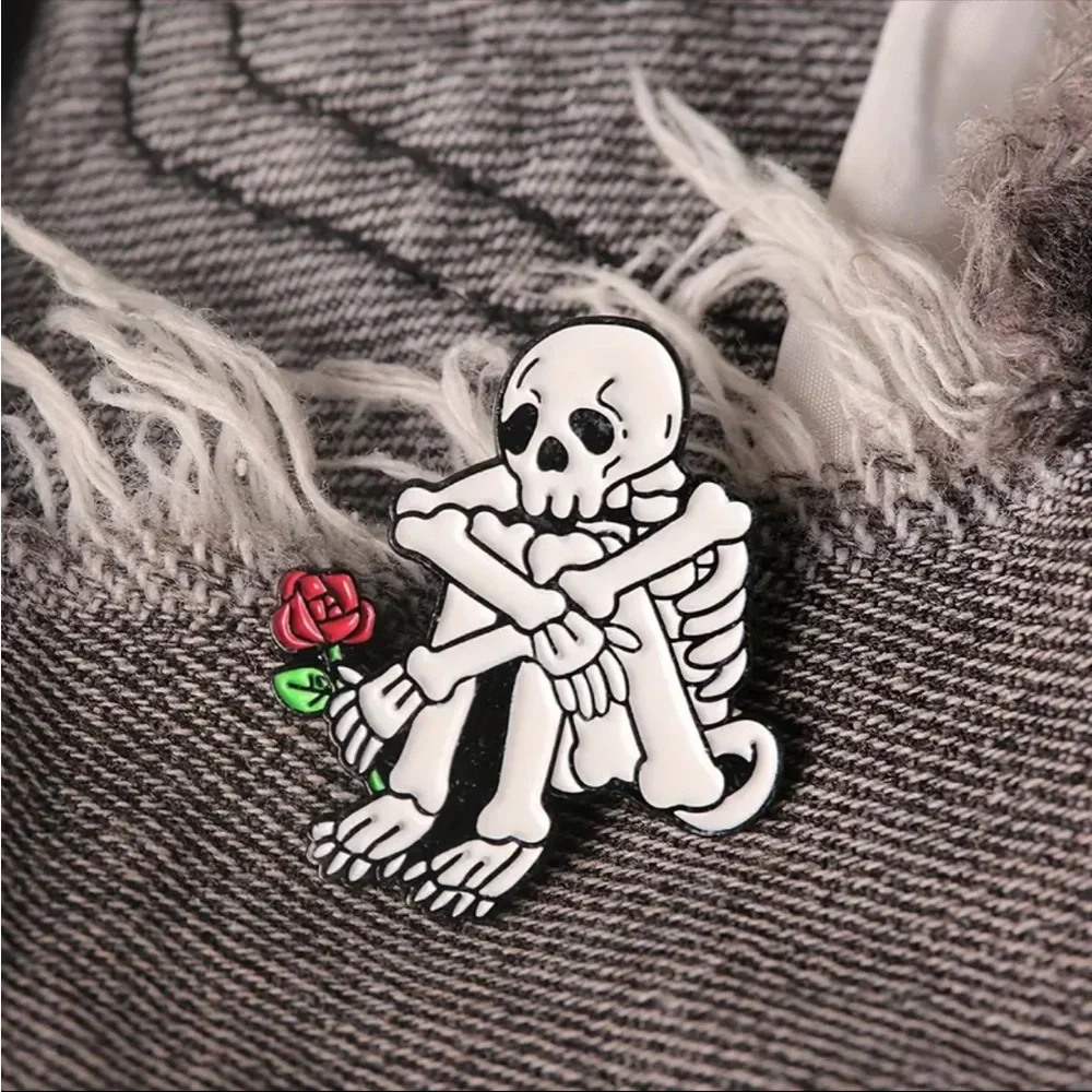 White Skeleton Shape With Rose‎ Brooch Pin Style Anime Pin Clothing Decor